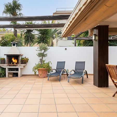 "Charm & Cozy 4Br - 3Ba With Pool & Barbecue" Villa กัมบริลส์ ภายนอก รูปภาพ