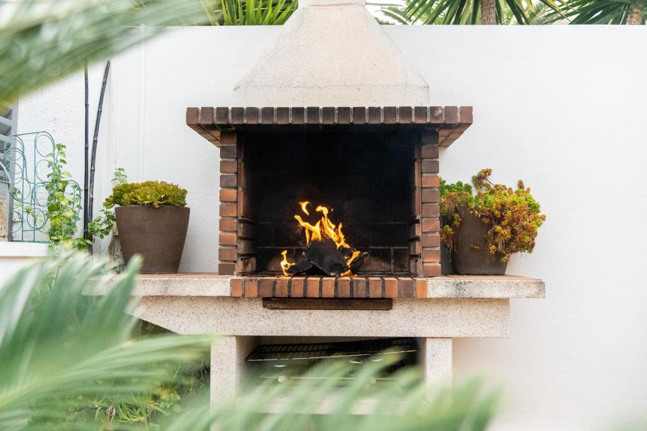 "Charm & Cozy 4Br - 3Ba With Pool & Barbecue" Villa กัมบริลส์ ภายนอก รูปภาพ