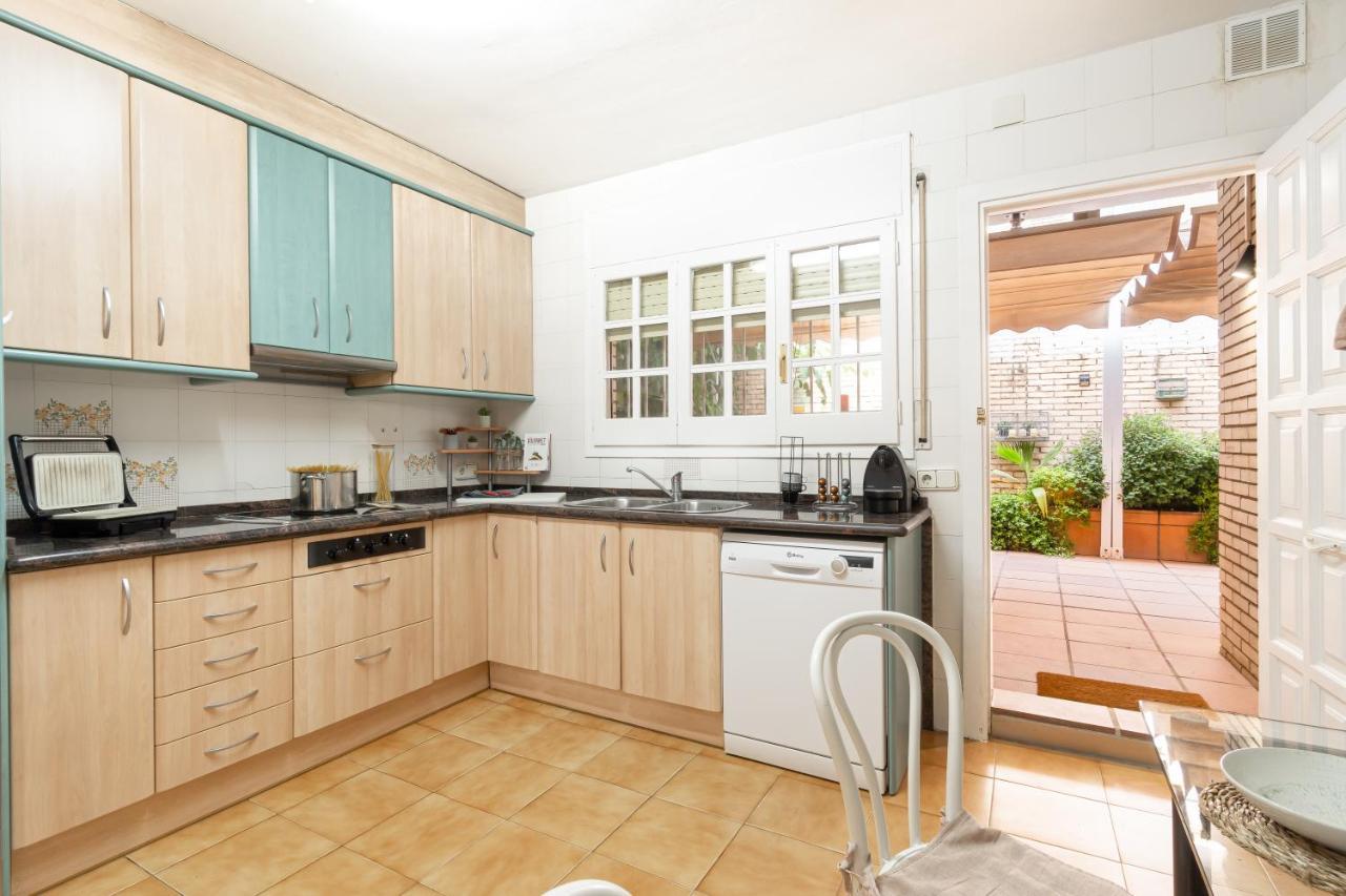 "Charm & Cozy 4Br - 3Ba With Pool & Barbecue" Villa กัมบริลส์ ภายนอก รูปภาพ